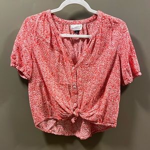 Size small, Universal Thread top.